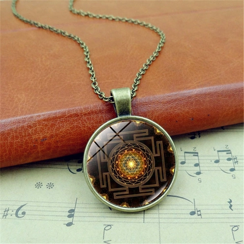 Collier Pendentif Vintage Sacré Sri Yantra Mandala pour Femmes Hommes Alliage Verre Gemme de Temps Chaîne de Pull Géométrique Bijoux
