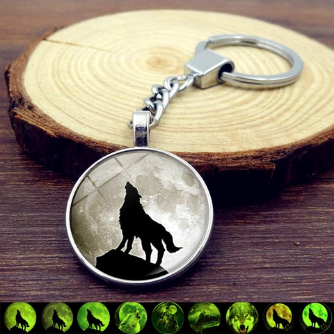 Luminous Wolf Howling Moon Keychain Glow In The Dark Metal Keyring Pendant Silver Alloy Glass Cabochon Wilderness Jewelry Gift