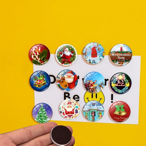 Aimants de Réfrigérateur de Noël en Résine Cabochon Dessin Animé Père Noël Renne Motifs Décoration de Maison Aimant de Tableau Blanc