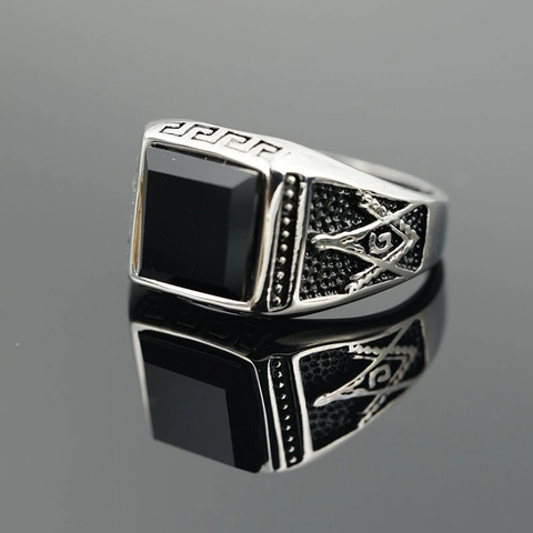 Anello da Uomo in Acciaio al Titanio Vintage con Pietra Nera Quadrata Simbolo Massonico Sigillo Oro Argento Retrò