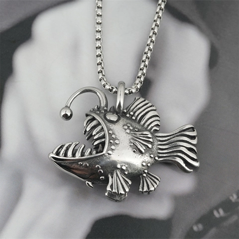 Retro Edelstahl Anglerfisch Anhänger Halskette Punk Gothic Tiefseefisch Schmuck Für Herren Damen Oxidiertes Silber