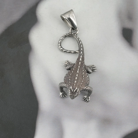 Realistic Stainless Steel Lizard Pendant Necklace For Men Hip Hop Punk Animal Iguana Textured Chain Jewelry Gift