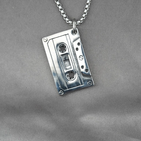 Collana con Ciondolo a Cassetta Vintage in Acciaio Inossidabile Tema Musicale Registratore Punk Hip Hop Gioielli Uomo Donna