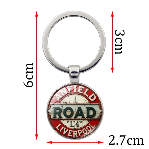 Retro Metall Schlüsselanhänger Anfield Road Straßenschild Rundes Glaskabochon Englisches Stadtthema Vintage Zinklegierung Schlüsselring