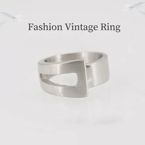 Anello in Acciaio al Titanio Retro per Uomo Donna Metallo Spazzolato Minimalista Design a Fibbia Cava Geometrica Gioielli Punk Stile Industriale