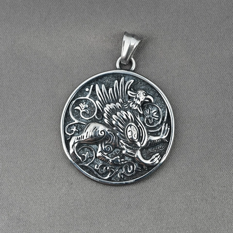 Vintage Stainless Steel Griffin Medallion Necklace Retro Mythical Beast Relief Round Pendant Men Unisex Accessory Jewelry