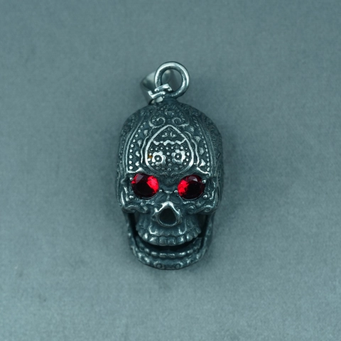 Collana con Pendente a Teschio Gothic Punk in Acciaio al Titanio con Occhi di Zirconia Rossa Gioielli Biker per Uomo