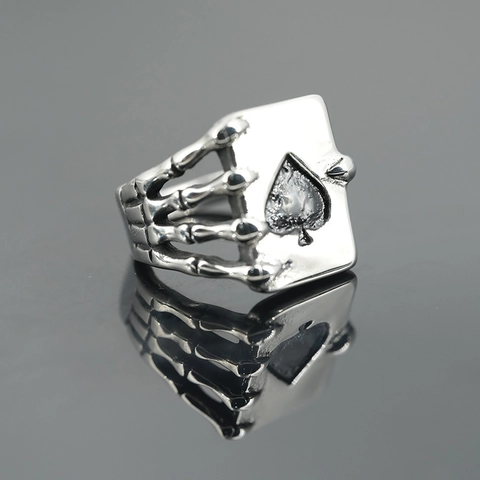 Anello in Acciaio Inossidabile Gotico Mano di Scheletro Asso di Picche per Uomo Vintage Punk Rock Biker Poker Anello Gioielli