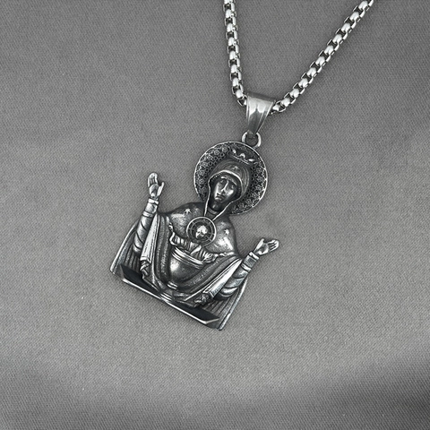 Collier Pendentif Relief de la Vierge Marie Religieuse Vintage en Acier Titane Rétro Oxydé Style de Rue Hommes Femmes Bijoux