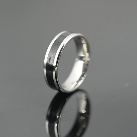 Anello a Fascia in Acciaio al Titanio Minimalista per Uomo Donna Argento Nero Bicolore Anello in Acciaio Inossidabile Lucidato Gioielli Regalo