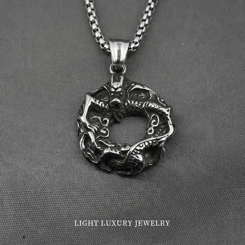 Vintage Stainless Steel Dragon Circle Pendant Necklace Men Retro Carved Relief Dragon Punk Hip Hop Jewelry Gift