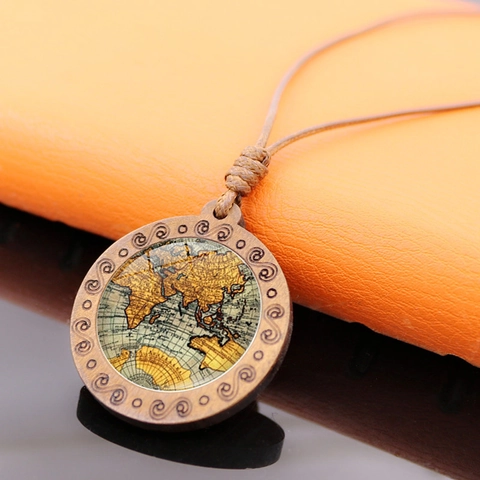 Collar con Colgante de Mapa del Mundo de Madera Vintage para Hombre Mujer Cordón Encerado Marrón Ajustable Joyería de Viaje Retro