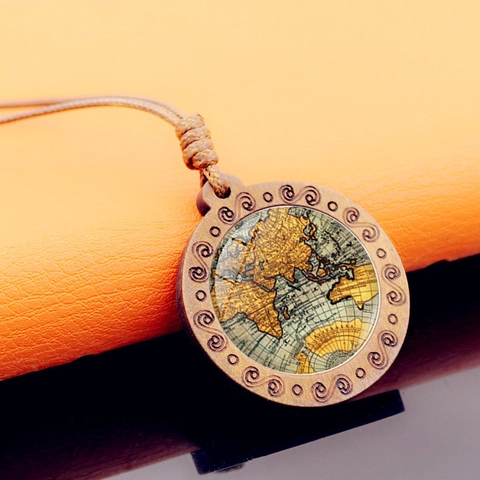 Collar con Colgante de Mapa del Mundo de Madera Vintage para Hombre Mujer Cordón Encerado Marrón Ajustable Joyería de Viaje Retro
