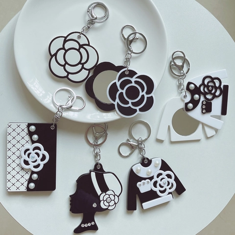 Portable Acrylic Mirror Keychain Camellia Design Flower Pattern Lady Silhouette Mini Sweater Handbag Pendant Bag Accessories