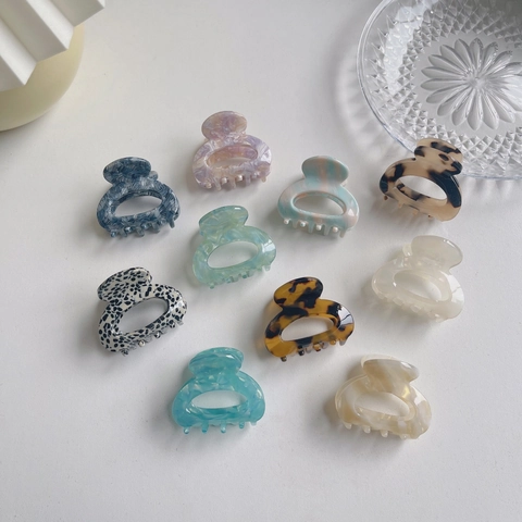 French Vintage Acetate Hollow Out Hair Claw Clip Small Oval Tortoiseshell Marble Pattern Hair Clamp Styling Jewelry Accessory For Women