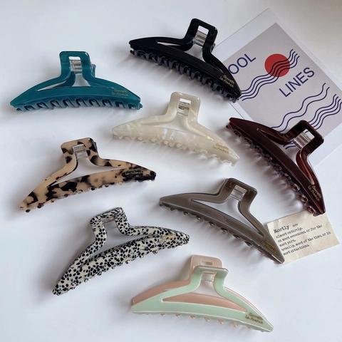 Pinza per Capelli Grande in Acetato Stile Francese per Donna Clip a Forma di Triangolo Geometrico con Lettera d'Oro Accessori Capelli