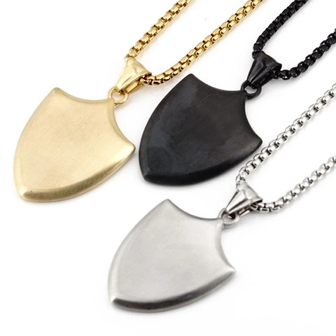 Collana con Ciondolo a Scudo in Acciaio al Titanio Minimalista per Uomo Stile Industriale Spazzolato Ciondolo a Scudo Retrò e Catena Veneziana