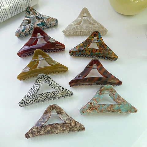 Minimalist Large Triangular Acetate Hair Claw Clip Vintage Marbled Tortoiseshell Hollow Hairpin For Women Styling Accessory