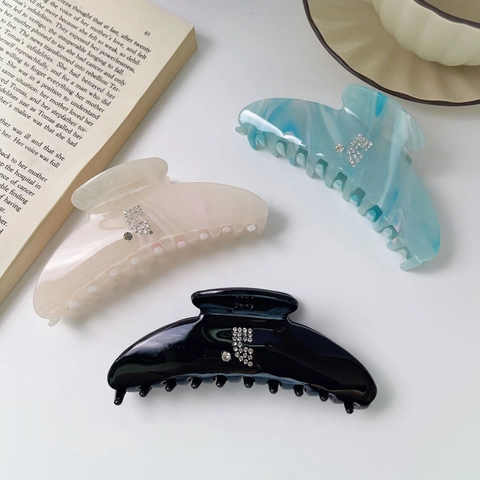 Handmade Acetate Large Hair Claw Clip Elegant Marble Tortoiseshell Rhinestone Letter Shark Clip Women Korean Fashion Hair Accessories