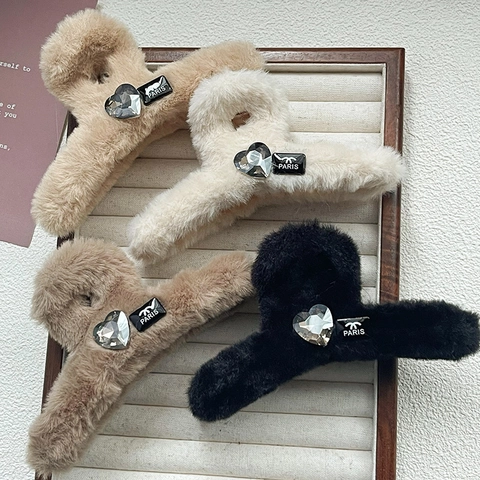 Pinza de Pelo de Peluche Hecha a Mano Con Diamantes de Imitación de Corazón Pinza de Tiburón de Piel Sintética para Invierno