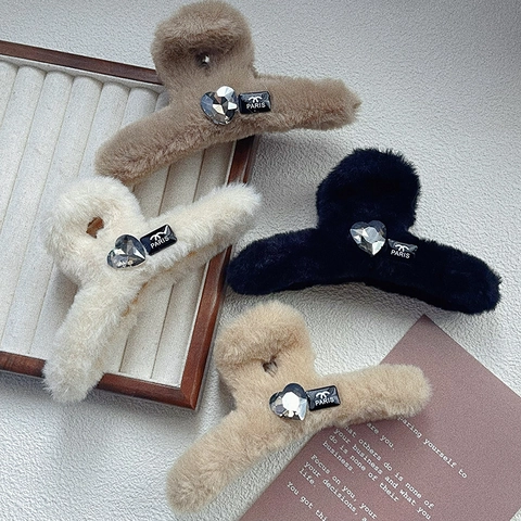 Pinza de Pelo de Peluche Hecha a Mano Con Diamantes de Imitación de Corazón Pinza de Tiburón de Piel Sintética para Invierno