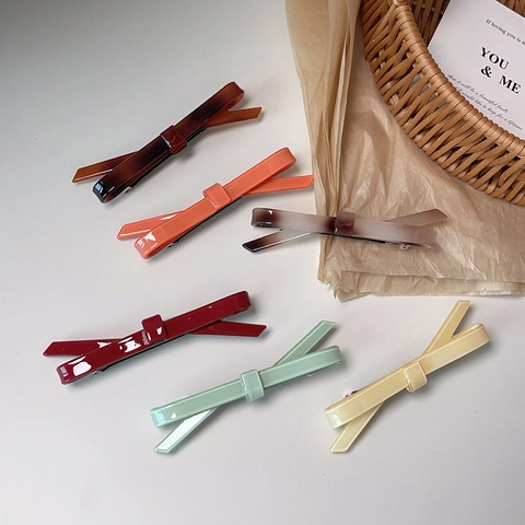 Pince à Cheveux Nœud Papillon en Acrylique Minimaliste pour Femmes Style Coréen Look Résine Barrette Élégante Accessoire Cheveux Vintage