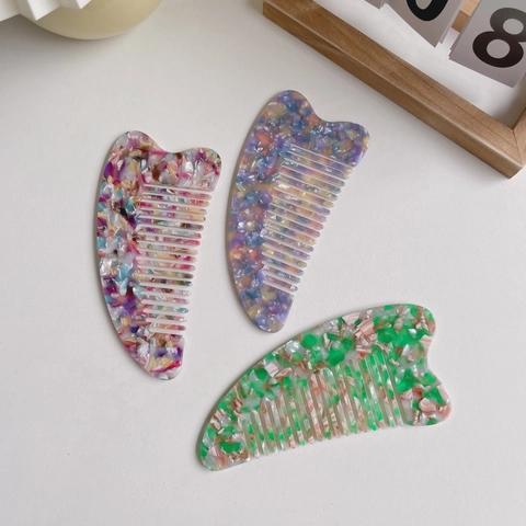 Acetaat Antistatisch Brede Tanden Haarkam Hartvormig Marmerpatroon Hoofdhuidmassage Gua Sha Tool Voor Vrouwen Haarstyling