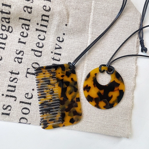 Vintage Acetat Schildpatt Lange Pulloverkette Halskette Für Damen Minimalistische Runde Hohle Und Mini Kamm Anhänger Halsketten Schmuck