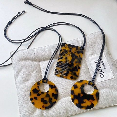 Vintage Acetat Schildpatt Lange Pulloverkette Halskette Für Damen Minimalistische Runde Hohle Und Mini Kamm Anhänger Halsketten Schmuck