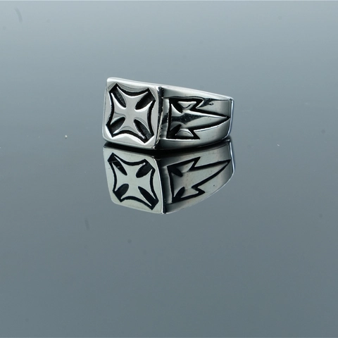 Vintage Punk Stainless Steel Maltese Iron Cross Signet Ring For Men Gothic Biker Jewelry Silver Black Engraved Band Ring