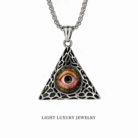 Collier Pendentif Oeil de Mal en Acier Titane Gothique Pour Hommes Pendentif Triangle Ajouré Hip Hop Vintage Bijoux