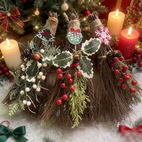 Handmade Christmas Decorative Broom Ornament With Pine Cones Berries And Embroidered Patch Natural Wood Twig Festive Home Decoration