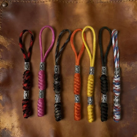 Handgemaakte Viking Rune Paracord Sleutelhanger Nylon Gevlochten Outdoor EDC Sleutelring Mannen Vrouwen Legering Kraal Hanger