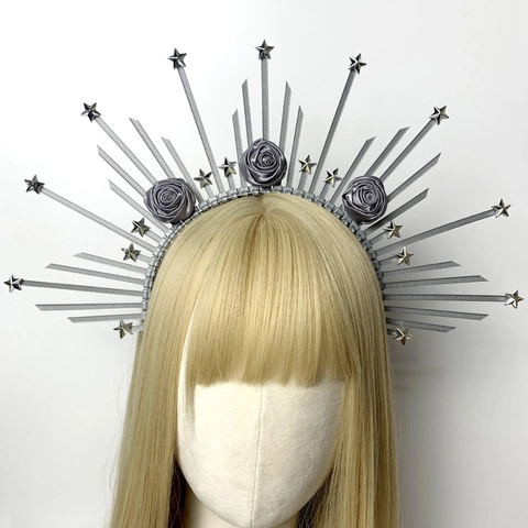 Cerchietto Corona Aureola di Maria Gotico Vintage Argento Con Rose di Raso Grigio e Stelle di Metallo Per Donne Cosplay Festa Fotografia