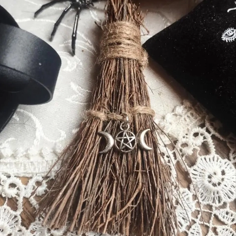 Handmade Mini Witch Broom Pendant Crystal Triple Moon Pentagram Natural Wood Halloween Altar Car Keychain Accessory