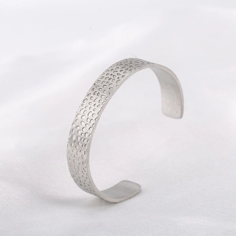 Vintage Edelstahl C-Form Offener Armreif Für Herren Damen Unregelmäßige Hammerschlag-Struktur Metall Mode Schmuck