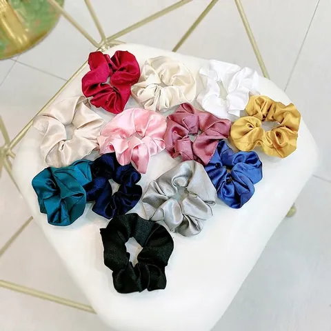 Grote Satijnen Scrunchies Voor Dames Elegant Effen Kleur Elastische Haarrbanden Geplooide Oversized Ponytail Houder Haaraccessoires