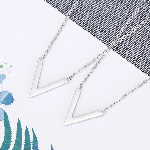 Minimalist Stainless Steel V Letter Pendant Necklace For Women Polished Titanium Steel Clavicle Chain Jewelry Gift Daily Accessories