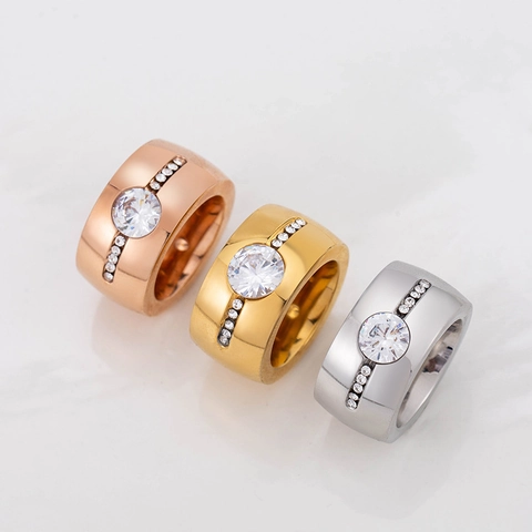 Bague de Luxe en Acier au Titane pour Homme Plaquée Or 18K Large Bande Incrustée de Strass Bague de Business Bijoux