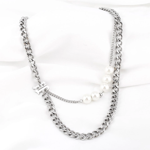 Dubbele Laag Roestvrij Stalen Halsketting Met Gotische Letter B Hanger En Witte Kunstparel Accent Hip Hop Street Style Sieraden Voor Unisex