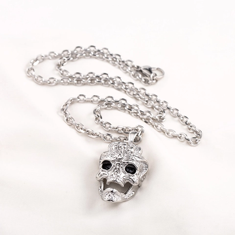 Collana con Pendente a Teschio Gothic Punk in Acciaio Inossidabile Gioielli Rock Uomo Vintage Argento Strass Nero Occhio