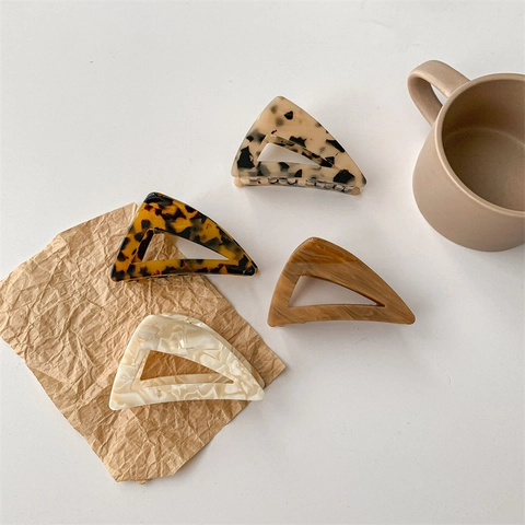 Geometric Triangle Cellulose Acetate Hair Claw Clip For Women Minimalist Tortoiseshell Pattern Shark Clip Hair Accessory