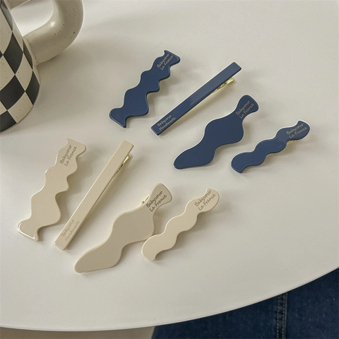 Handgefertigte Acetat Wellen Haarklammer Für Damen Minimalistisch Marineblau Cremeweiß Seitenclip Pony Mode Haarschmuck