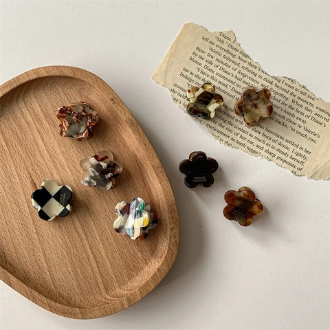 French Vintage Acetic Acid Flower Small Hair Claw Clips Checkerboard Tortoiseshell Camellia Hair Clips For Women Girls Hair Accessories