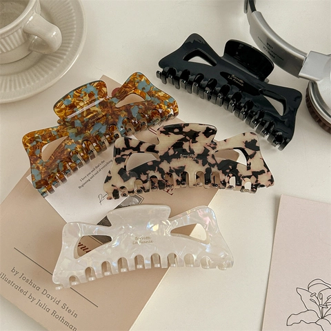 French Style Large Hair Claw Clip For Women Hollow Geometric Shark Clip Elegant PVC Accessory For Thick Hair Styling