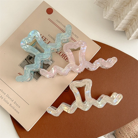 Iridescent Artificial Pearl Luster Hair Claw Clip Wave Edge Heart Shaped Acrylic Shark Clip For Women Large Hair Accessory