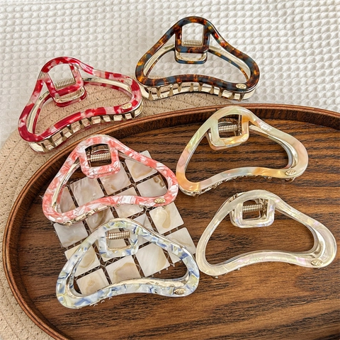 Exquisite Acetate Cloud Shark Hair Clip For Women Sweet Hollow Triangle Hair Claw Large Marble Tortoiseshell Lacquered Hairpin Accessory