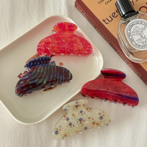 Vintage Printed Acrylic Hair Claw Clip For Women Chic Floral Pattern Large Shark Clip Elegant Hair Accessories Daily Hairpin