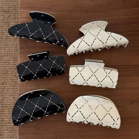Elegant Acetate Quilted Rhinestone Hair Claw Clip For Women Vintage Small Fragrance Style Shark Clip Hair Accessories