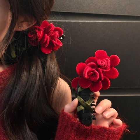 Fermaglio a Banana con Rosa Rossa Vintage in Velluto Fatto a Mano Grande Pinza per Capelli da Donna Elegante Accessorio per Capelli Floreale Regalo di Capodanno